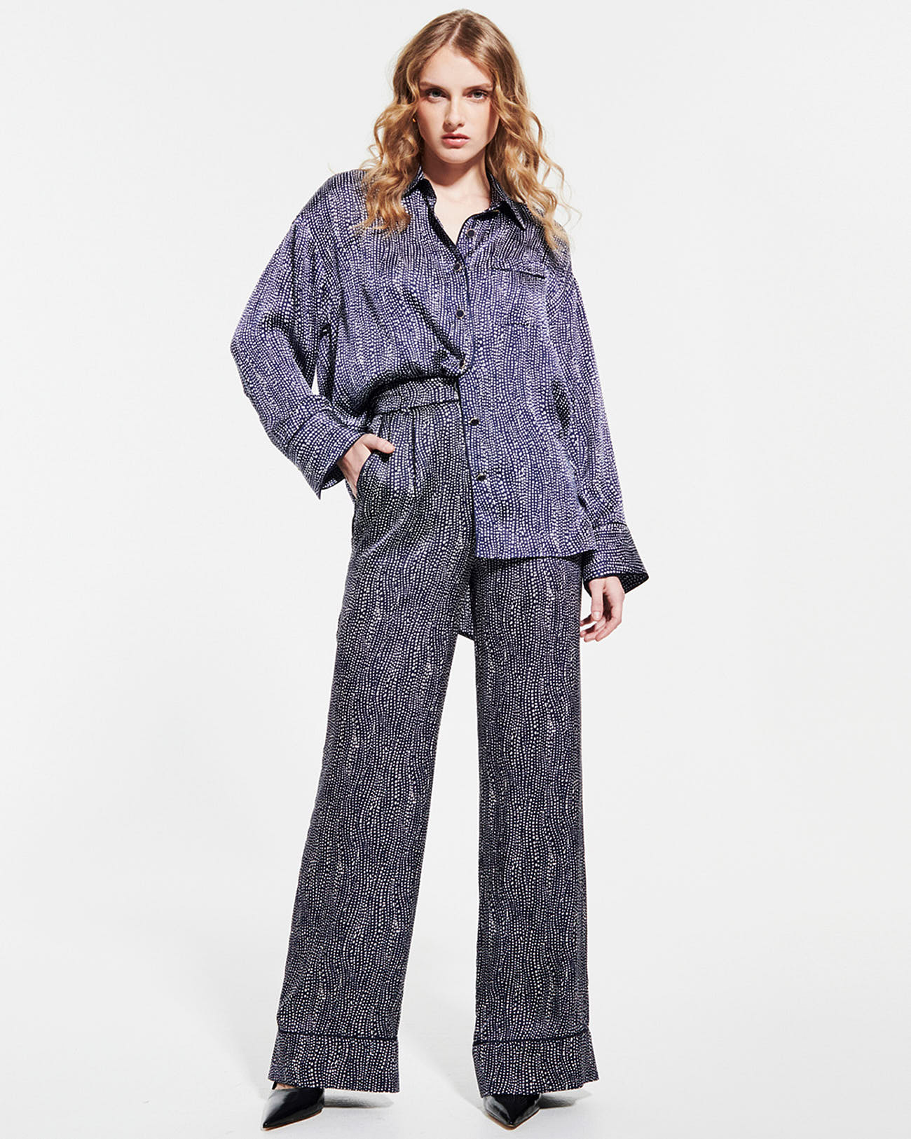 Pino pants Fluid satin pants with navy and white print ZAPA