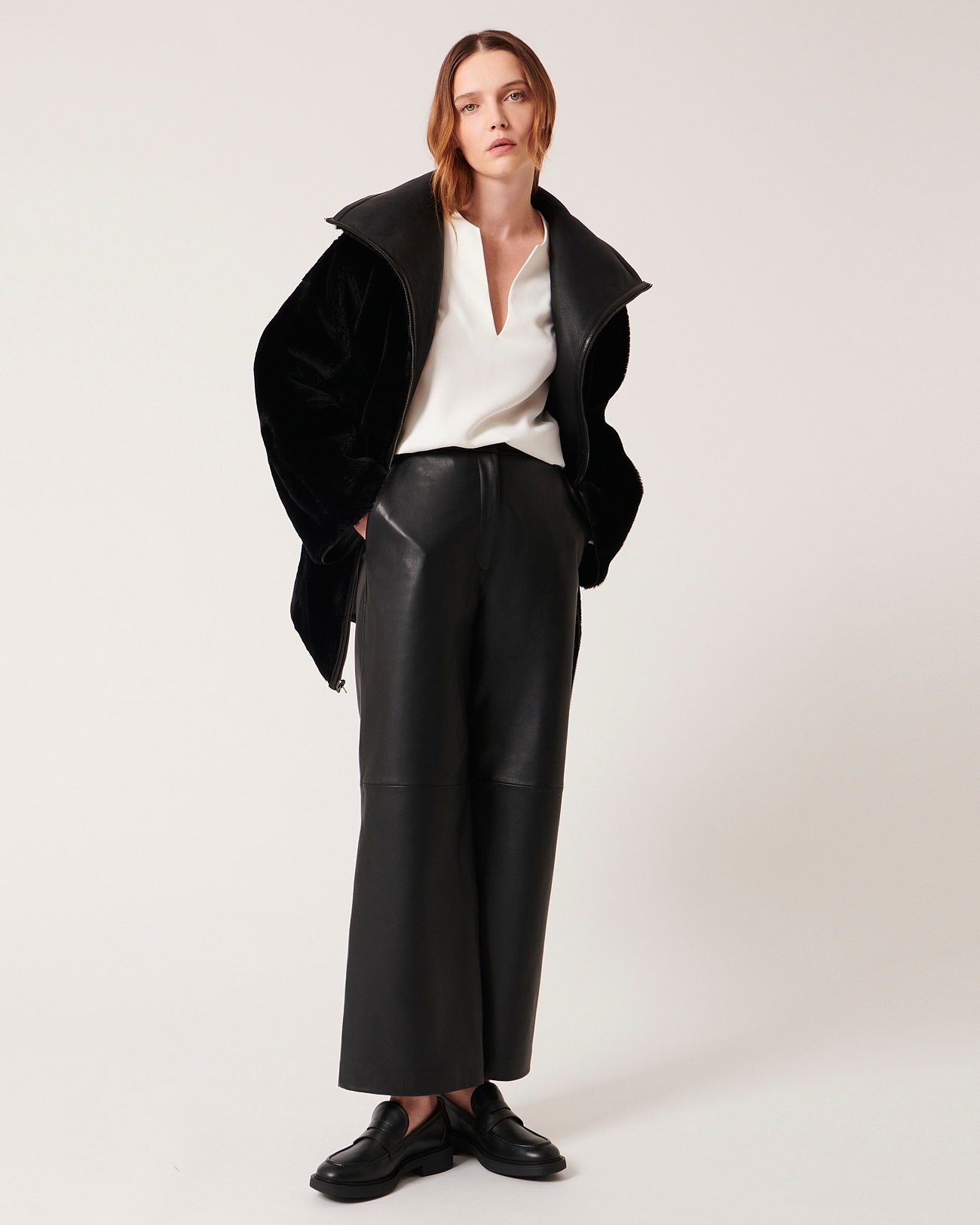 Manteau Maya Manteau en peau lain&eacute;e noir ZAPA