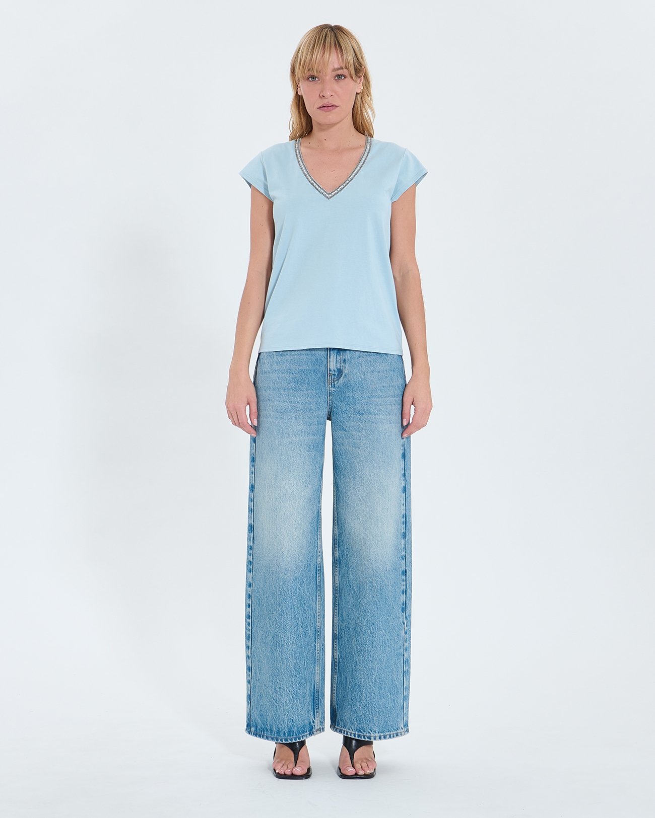 Tulipe Top Sky blue V-neck T-shirt ZAPA