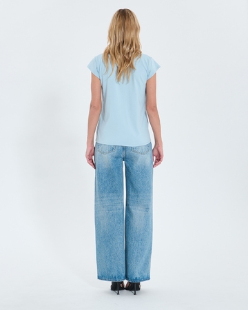 Tulipe Top Sky blue V-neck T-shirt ZAPA
