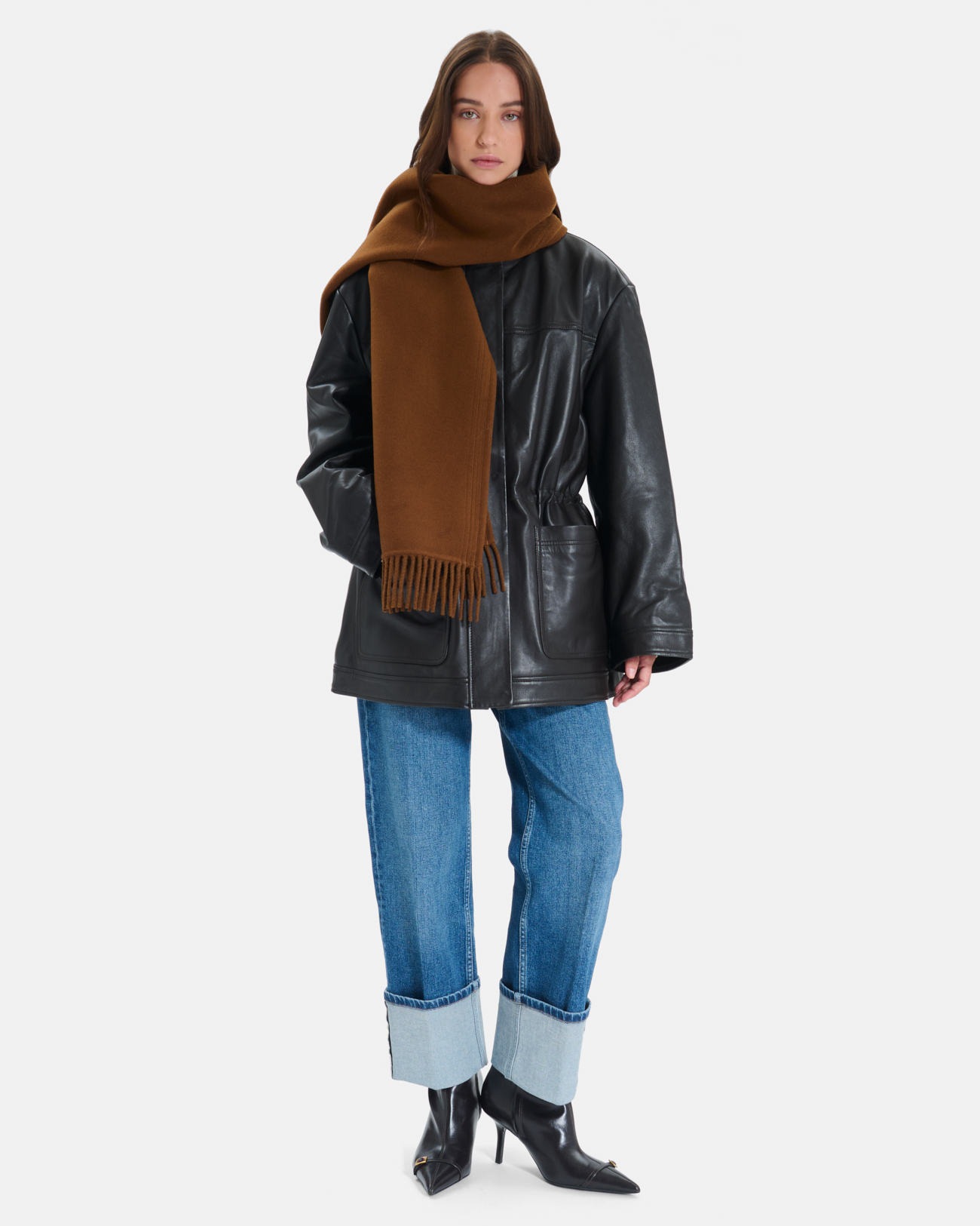Elise scarf Plain tobacco-colored wool scarf with fringes ZAPA