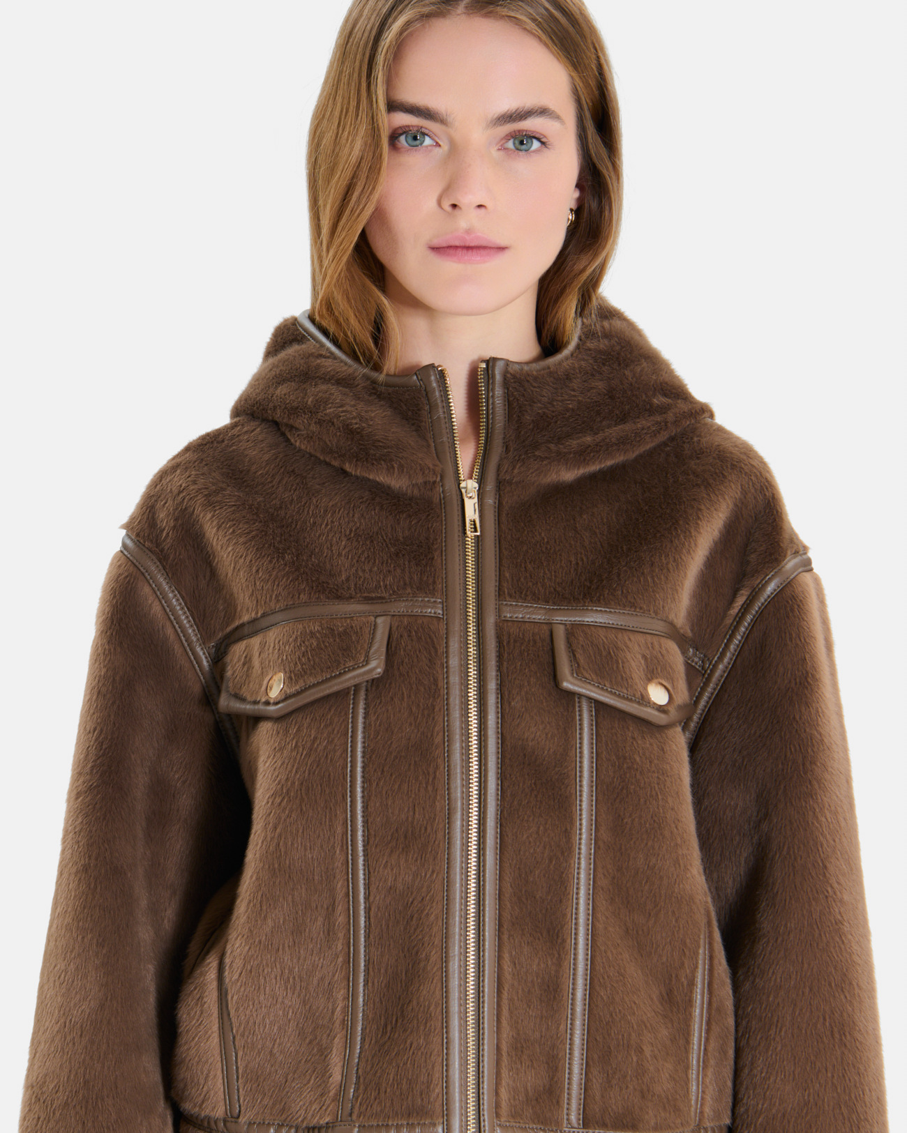 Moira Coat Short brown boxy-cut coat with a stand-up collar ZAPA