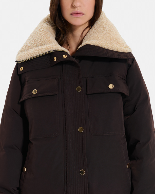 Blondie Puffer Jacket Short quilted chocolate-colored jacket with a stand-up collar ZAPA
