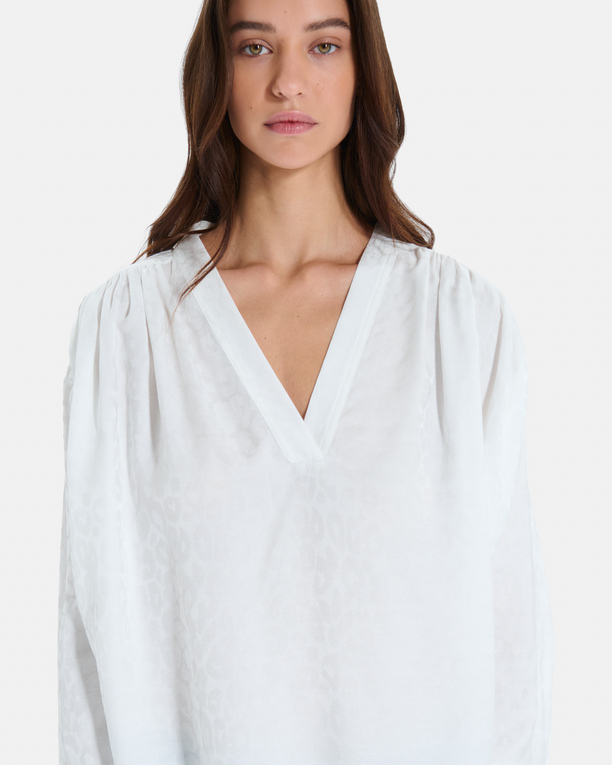 Brielle Blouse Ecru flowy blouse with long sleeves and a V-neck ZAPA