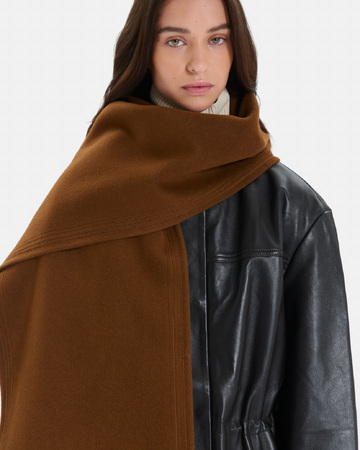 Elise scarf Plain tobacco-colored wool scarf with fringes ZAPA