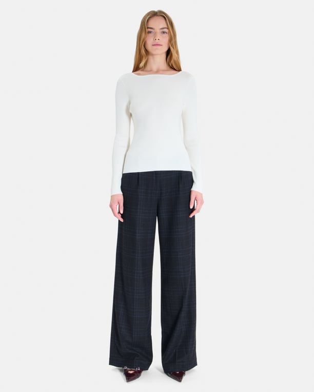 Pomela sweater Cream V-neck sweater, fitted cut ZAPA
