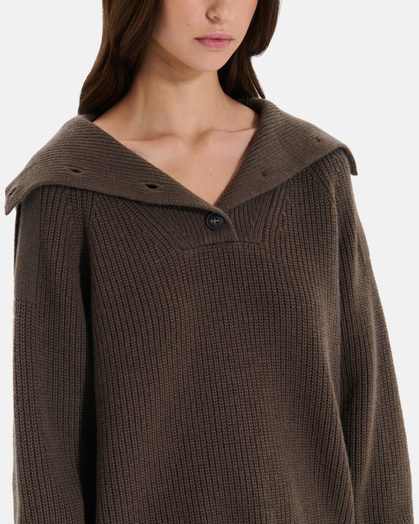 Nirae Sweater Hazelnut-colored wool sweater with a high neck ZAPA