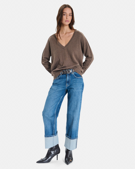 Pelu sweater hazelnut v-neck sweater in fine knit zapa
