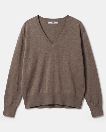 Pelu Sweater Hazelnut V-neck sweater in fine knit ZAPA