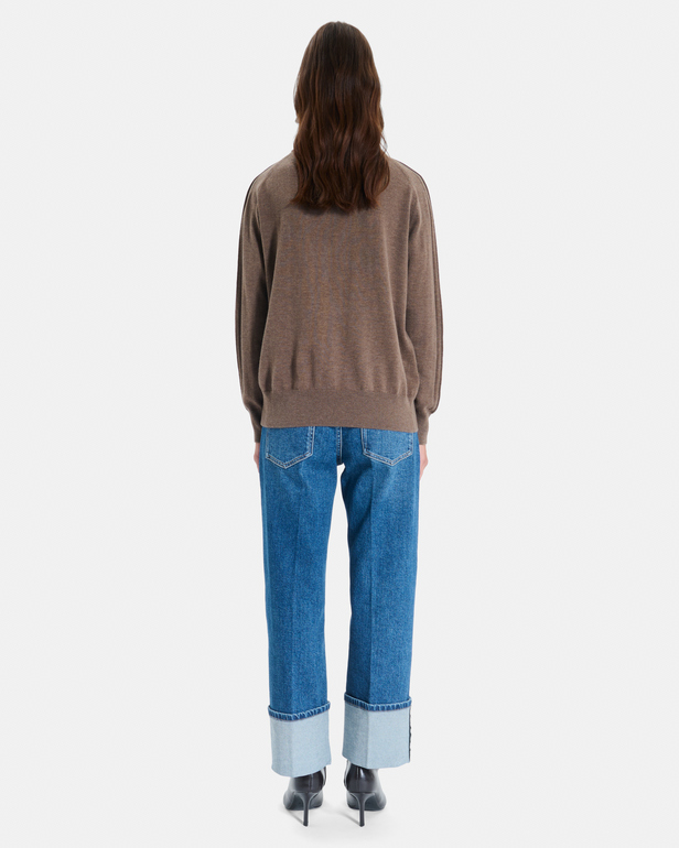 Pelu Sweater Hazelnut V-neck sweater in fine knit ZAPA